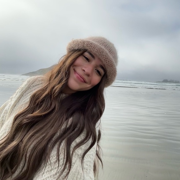 Meet your Posher, Joanna - Picture 1 of 1